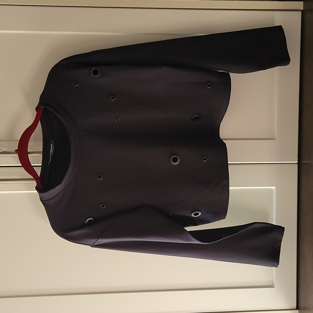 Frank Lyman black top with grommets